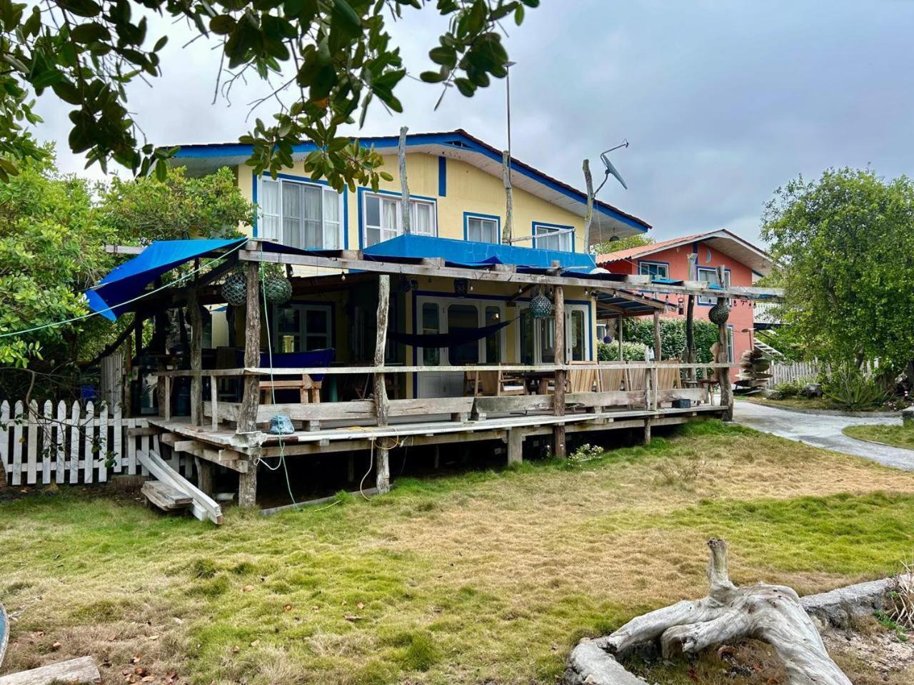 Bed and Breakfast Casa Kubler Puerto Ayora  Esterno foto