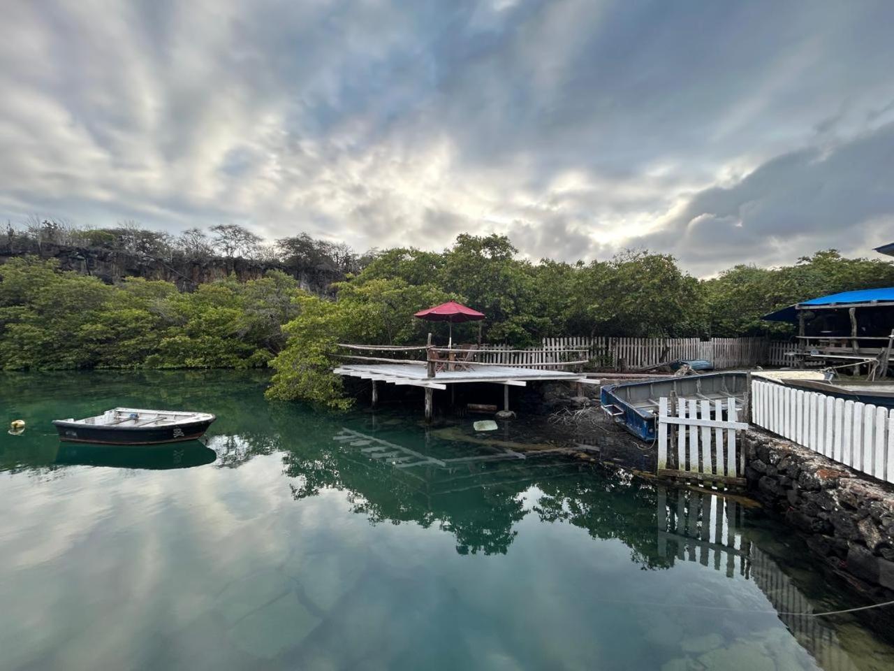 Bed and Breakfast Casa Kubler Puerto Ayora  Esterno foto