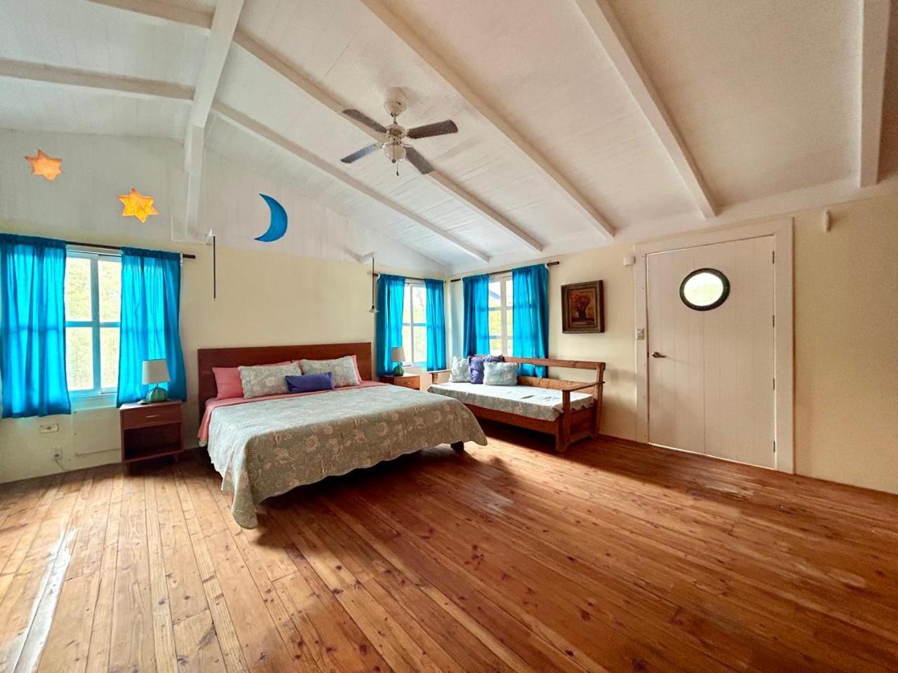 Bed and Breakfast Casa Kubler Puerto Ayora  Esterno foto